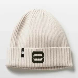 Bonnet crème avec le logo noir 8 Bit Apparel.