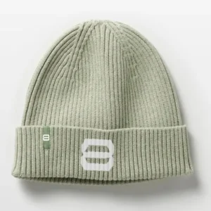 Bonnet vert avec le chiffre 8 du logo 8 Bit Apparel.