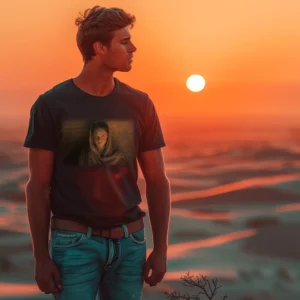 Homme portant un tee-shirt 8 Bit Apparel.