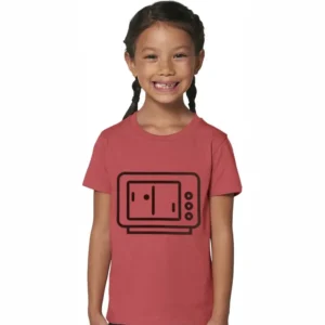 Enfant portant un tee-shirt 8 Bit Apparel.